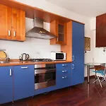 De Angeli Cozy Apartment- Youhosty Daire