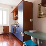 De Angeli Cozy Apartment- Youhosty Daire *