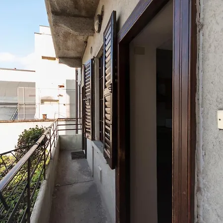 De Angeli Cozy Apartment- Youhosty Daire
